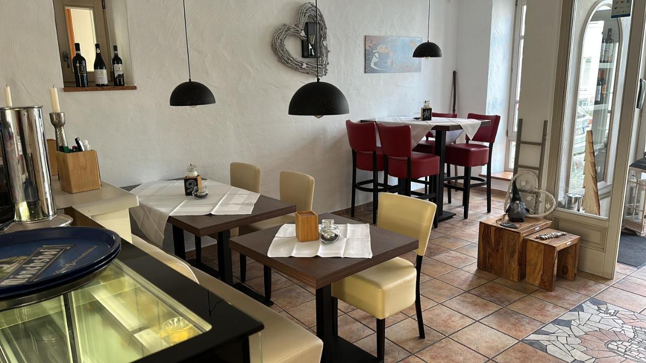 Vinopresso Gmbh - Cafe Roemer พริคเซนชตัดท์ ภายนอก รูปภาพ